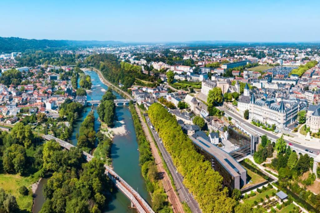 Onloc - Appart Reveil Proche Halles Avec Parking Pau Exterior foto